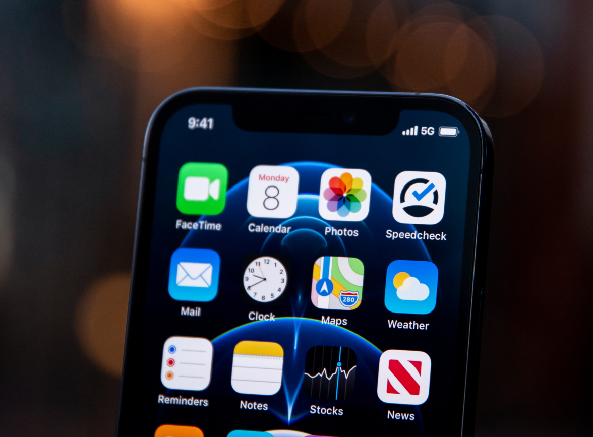 安丘苹果手机维修分享为什么 iPhone 12 在冬季会自动关机 